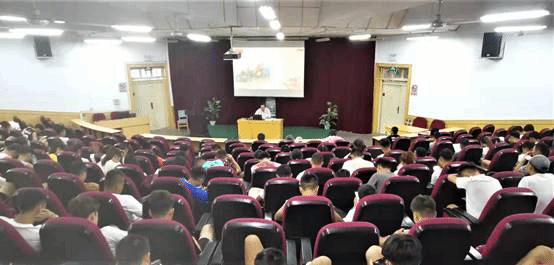 说明: C:\Users\admin\Desktop\新闻稿\太阳成集团tyc7111cc主页开展党史学习教育“书记讲党课”活动\照片3.jpg